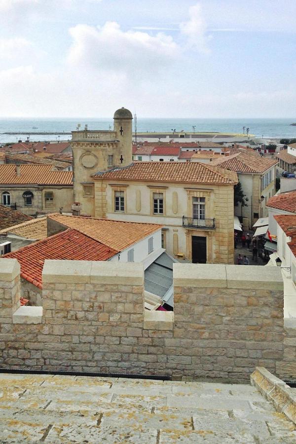 Terraced house, Saintes-Maries-de-la-Mer Exterior foto